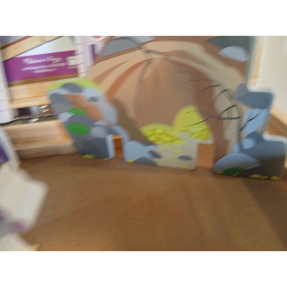 Melissa &Doug Take-Along Kingdom & Case Partial Missing A Few Pieces Super Nice - Picture 10 of 16